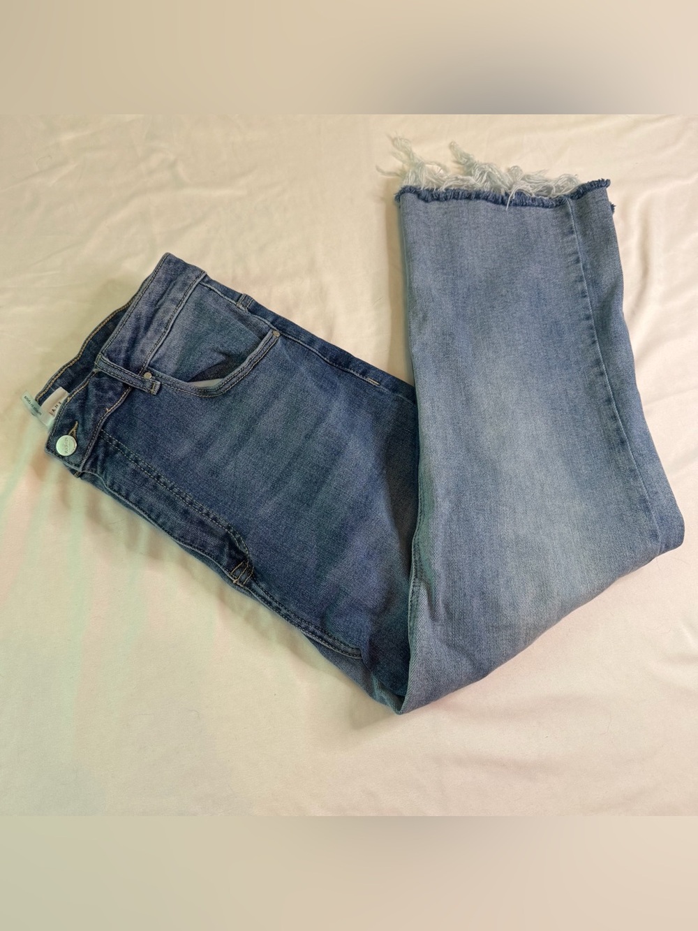 Risen‎ Jeans 1XL High Rise Wide Leg Raw Hem Light Wash Stretch Plus Size Jean